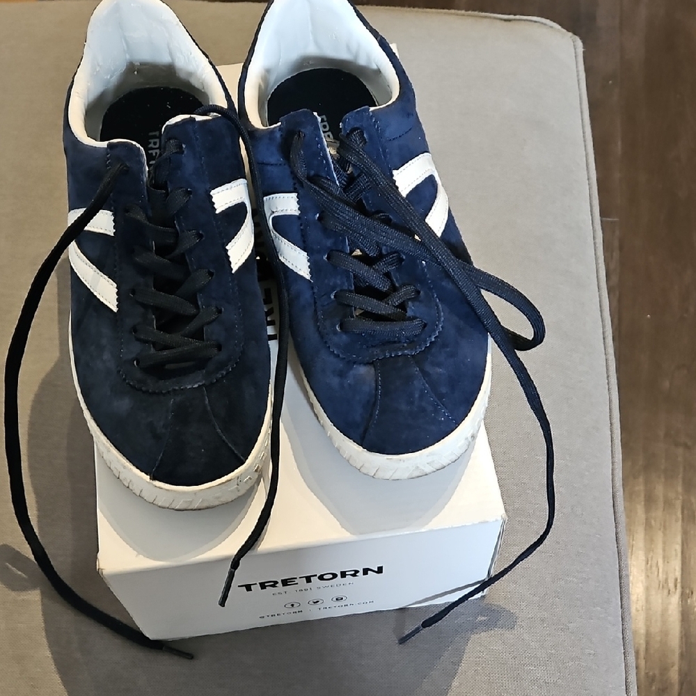 Tretorn Navy Suede Size 8.5 - Used But Super Cute